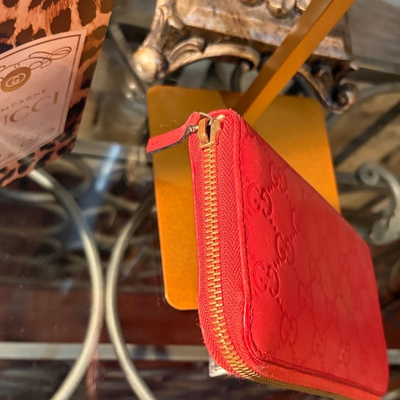 Gucci Red Embossed Women's Wallet - Picture 3 of 10
